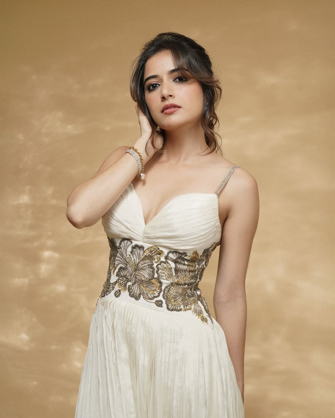 Ashika Ranganath's Elegant Style Statement