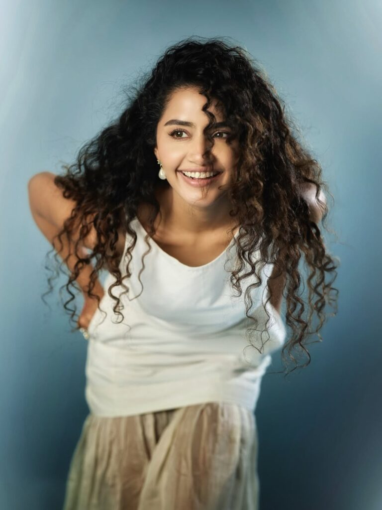 ANUPAMA In Pure Elegance