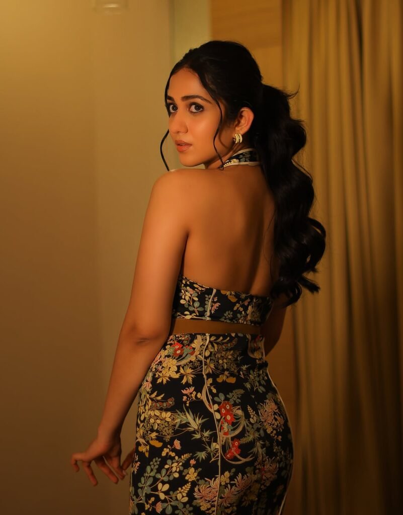 Sakshi mesmerising with her new form