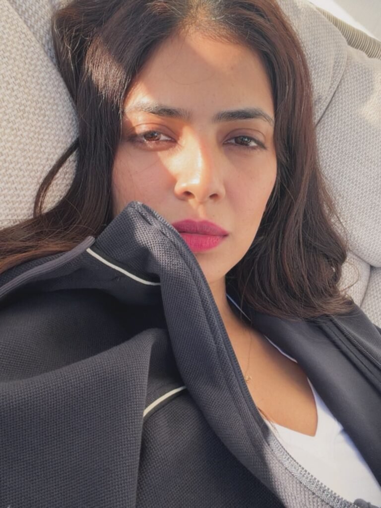 malavika mohanan in a holiday