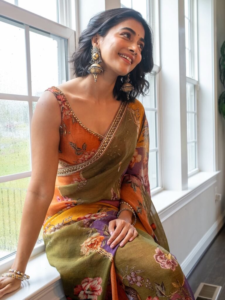 pooja hegde versatile attraction