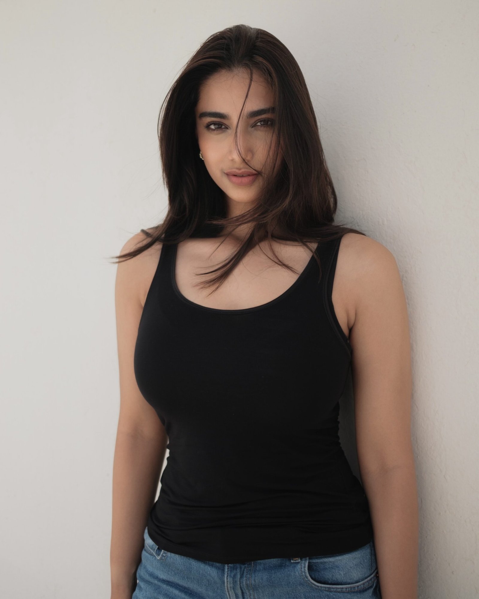 Meenakshi chaudhary in stunning black