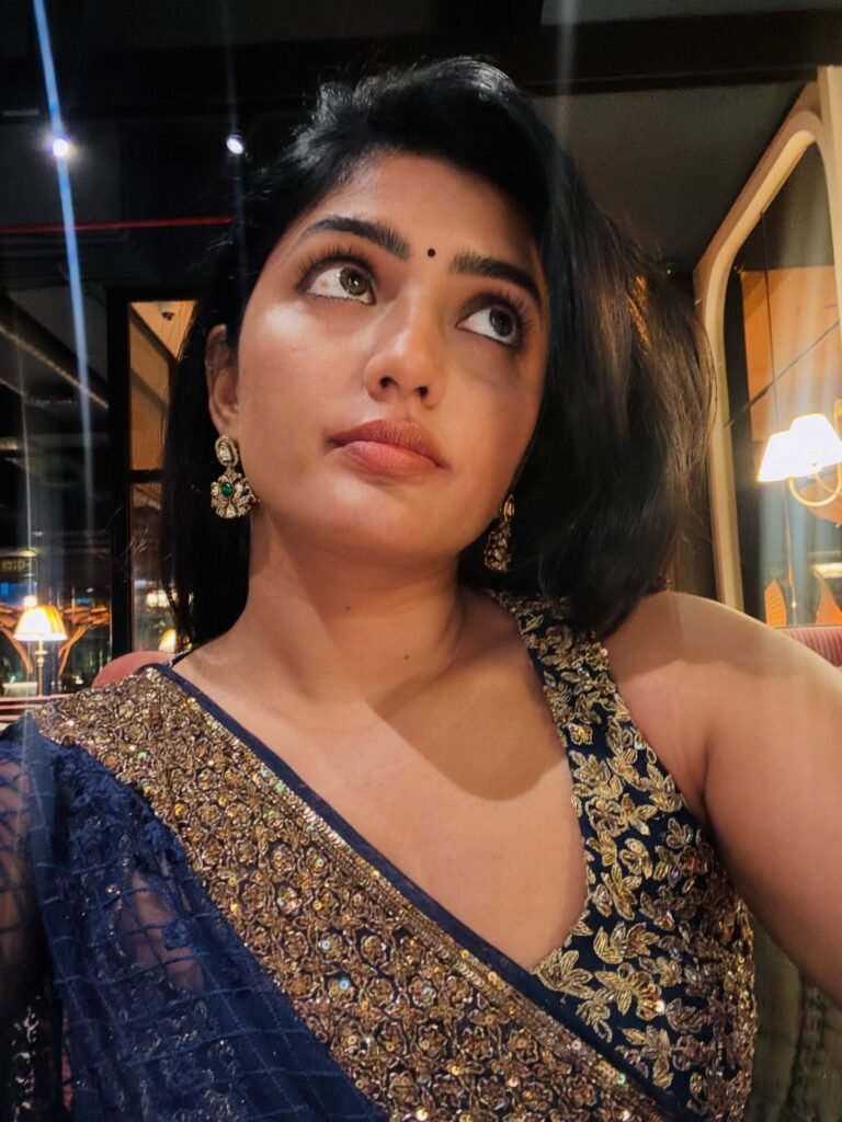 Eesha rebba looking beautiful in saree outfit