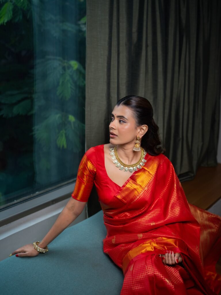Hebah patel looking gorgeous in tradtional wear